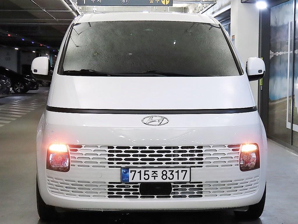 HYUNDAI Staria - Vista 2