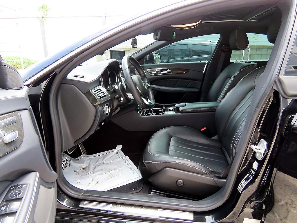 Mercedes Benz CLS Class - Vista 7