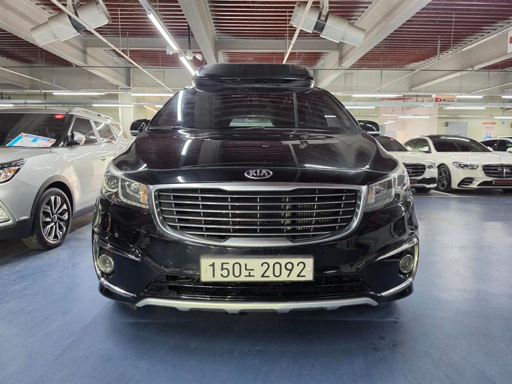KIA Carnival - Vista 3