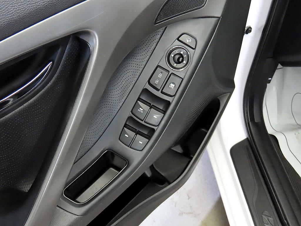 HYUNDAI Avante 2012 Blanco - Importación desde Corea - HF Imports Iquique - Foto 15