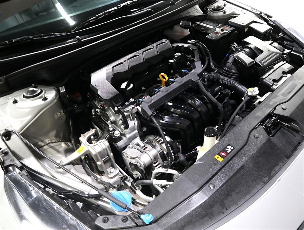 HYUNDAI Avante - Vista 8