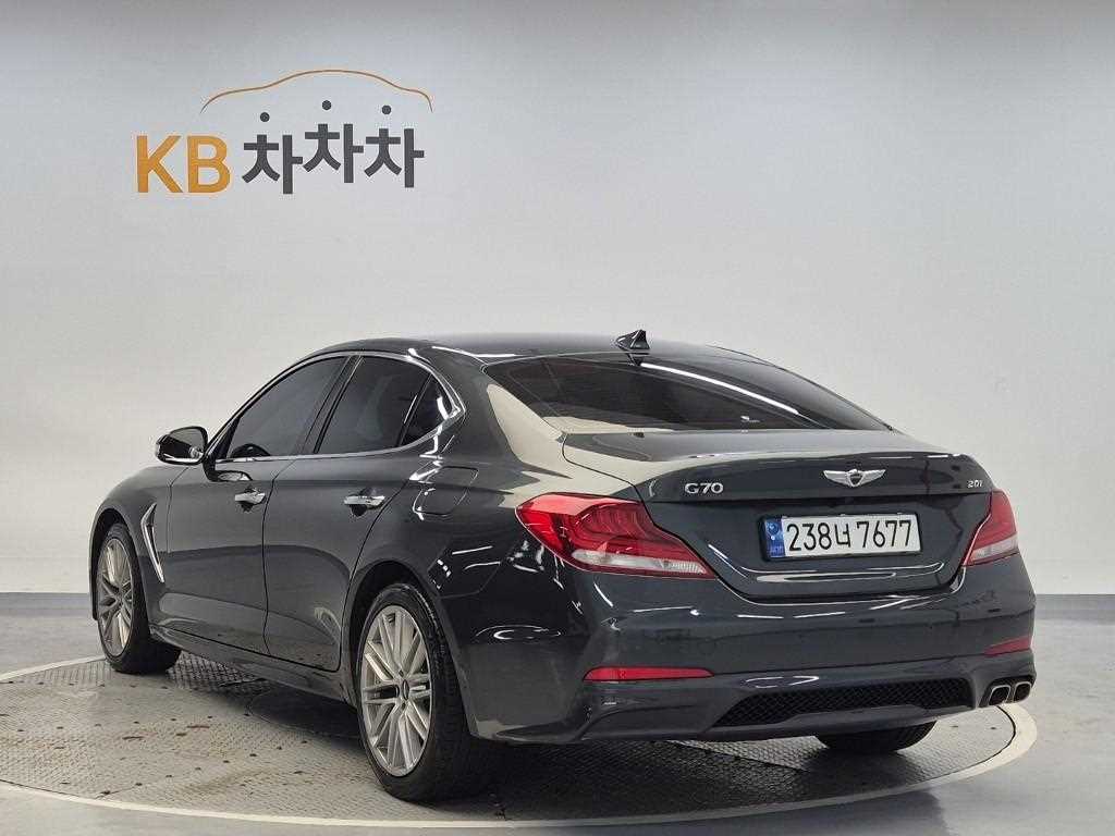 Genesis G70 - Vista 2