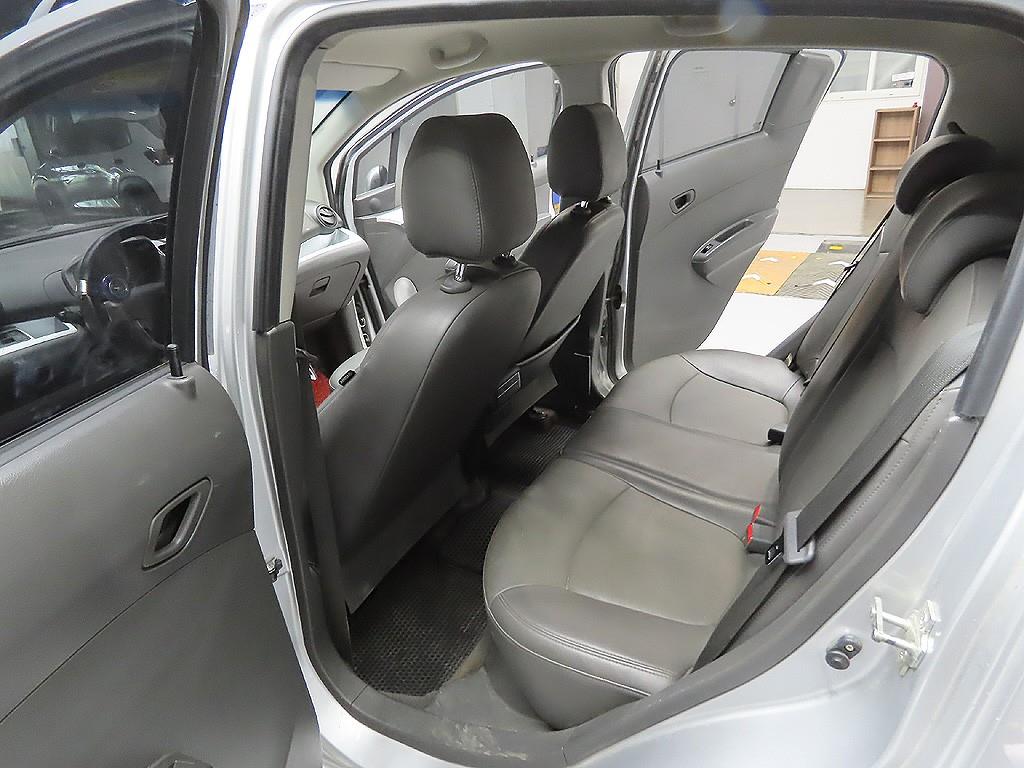 Chevrolet Spark - Vista 11
