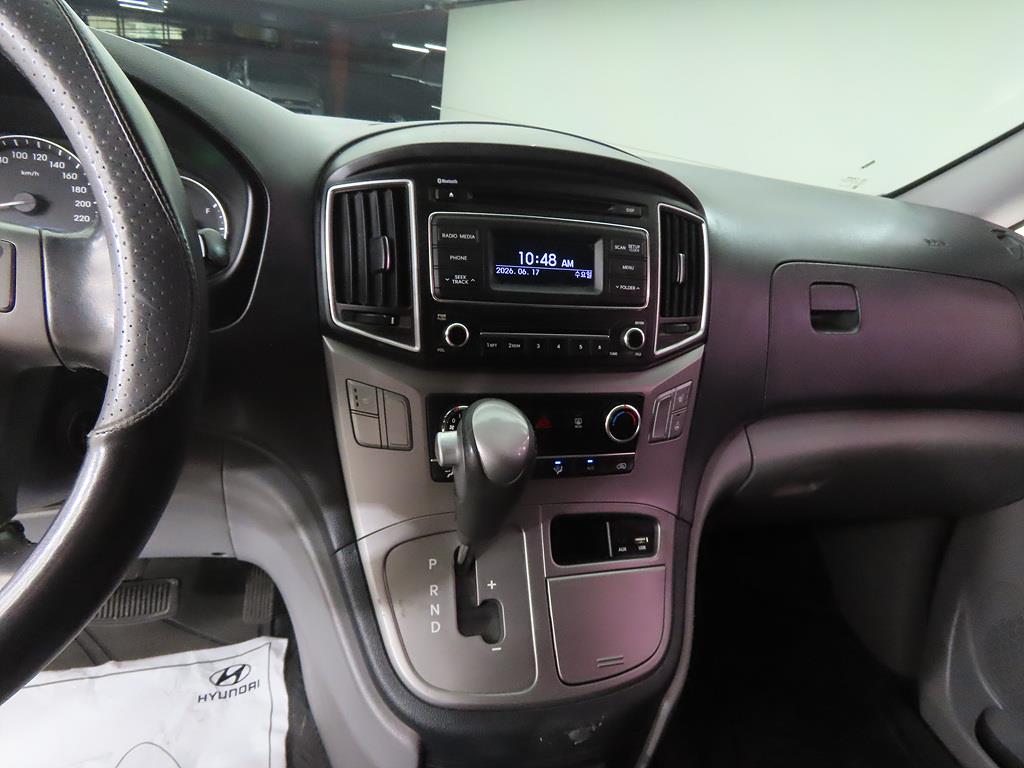 HYUNDAI Starex - Vista 11