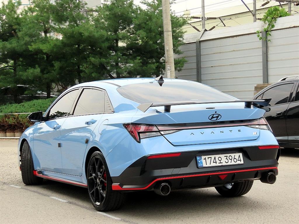 HYUNDAI Avante - Vista 3