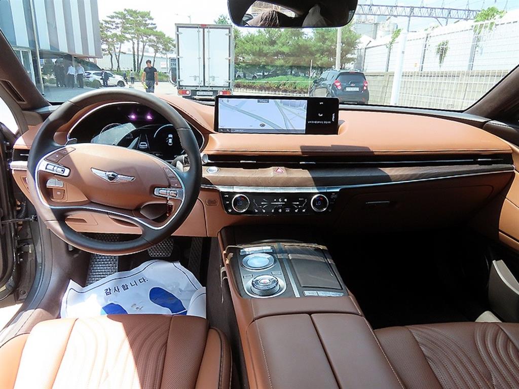 Genesis G80 - Vista 9