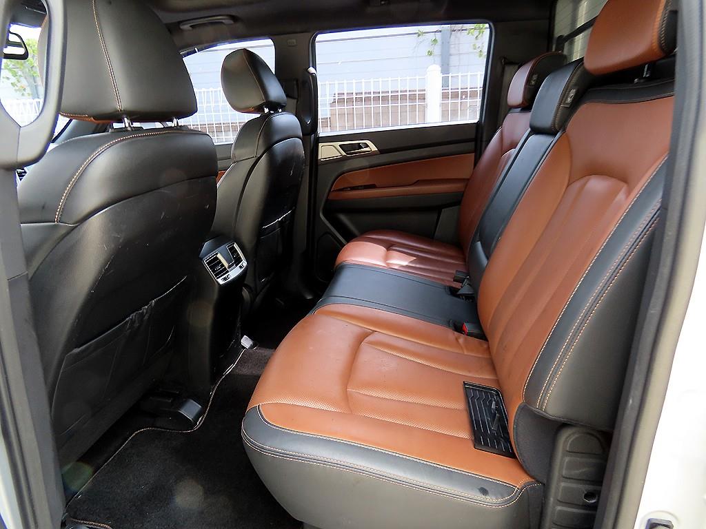 Ssangyong Rexton - Vista 8