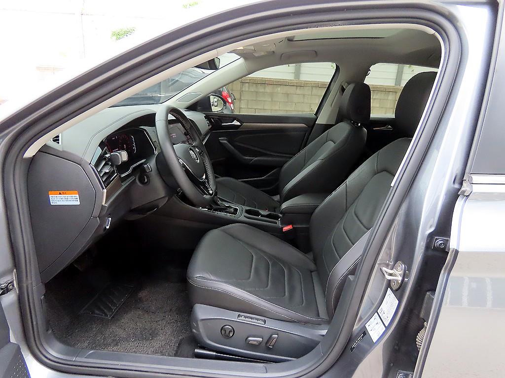 Volkswagen Jetta - Vista 7