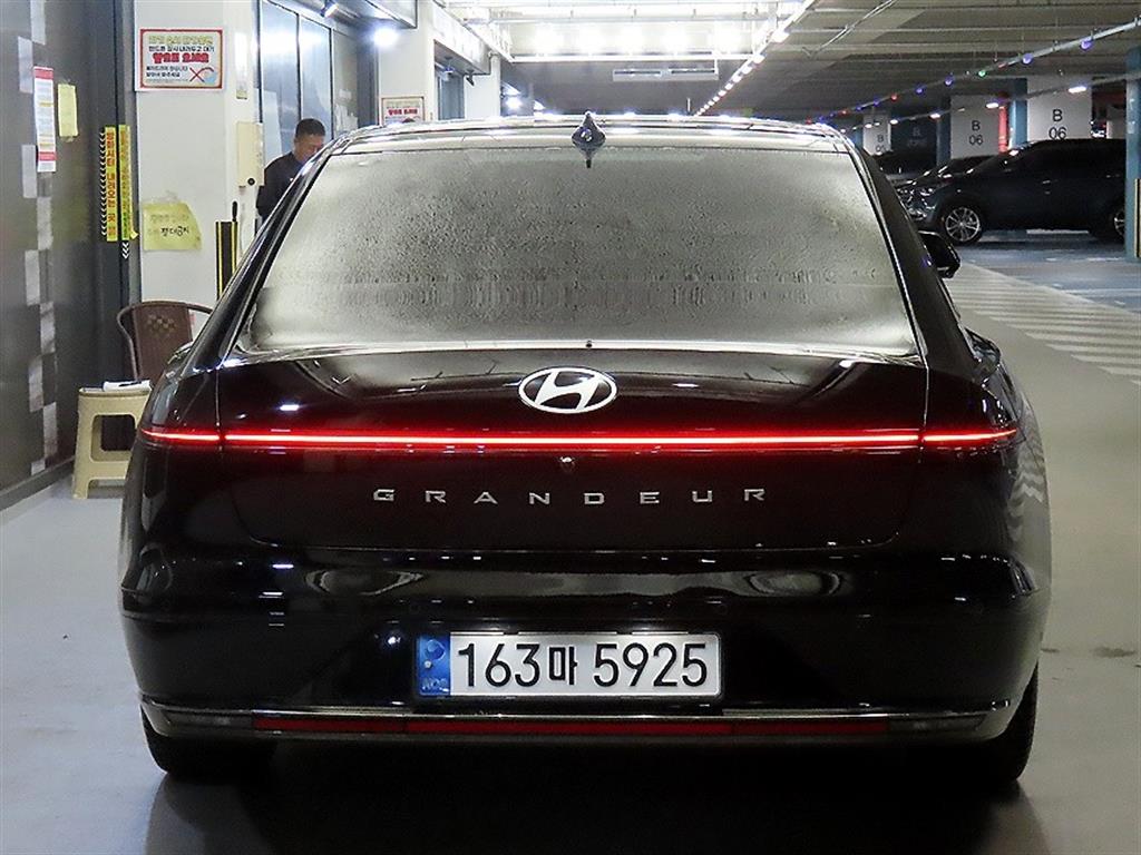 HYUNDAI Grandeur - Vista 7
