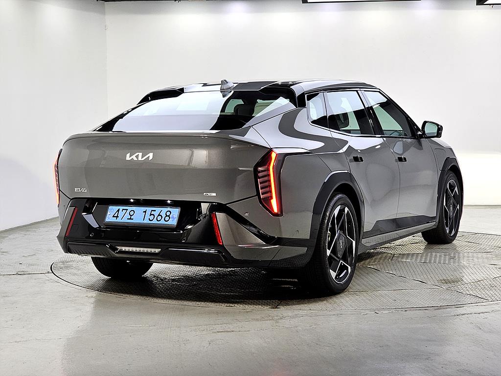 KIA EV4 - Vista 6