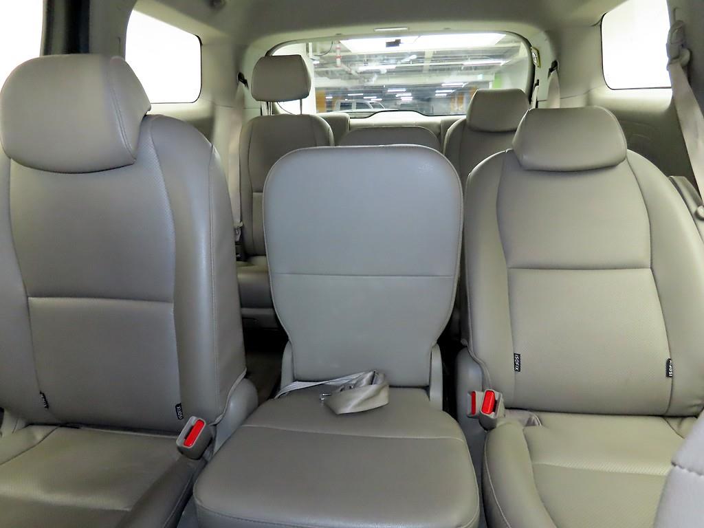 KIA Carnival - Vista 10