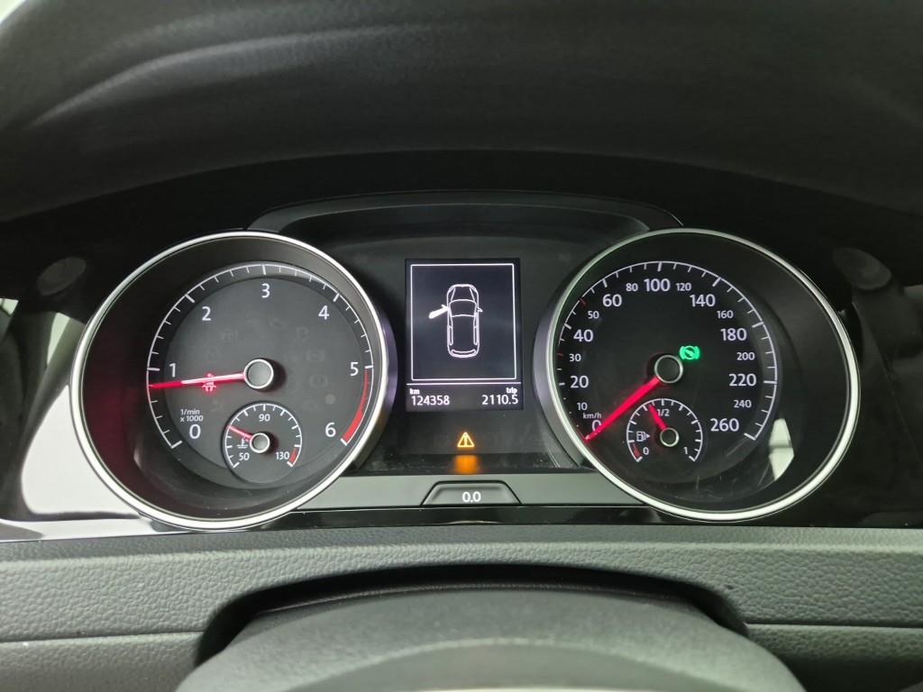 Volkswagen Golf - Vista 9