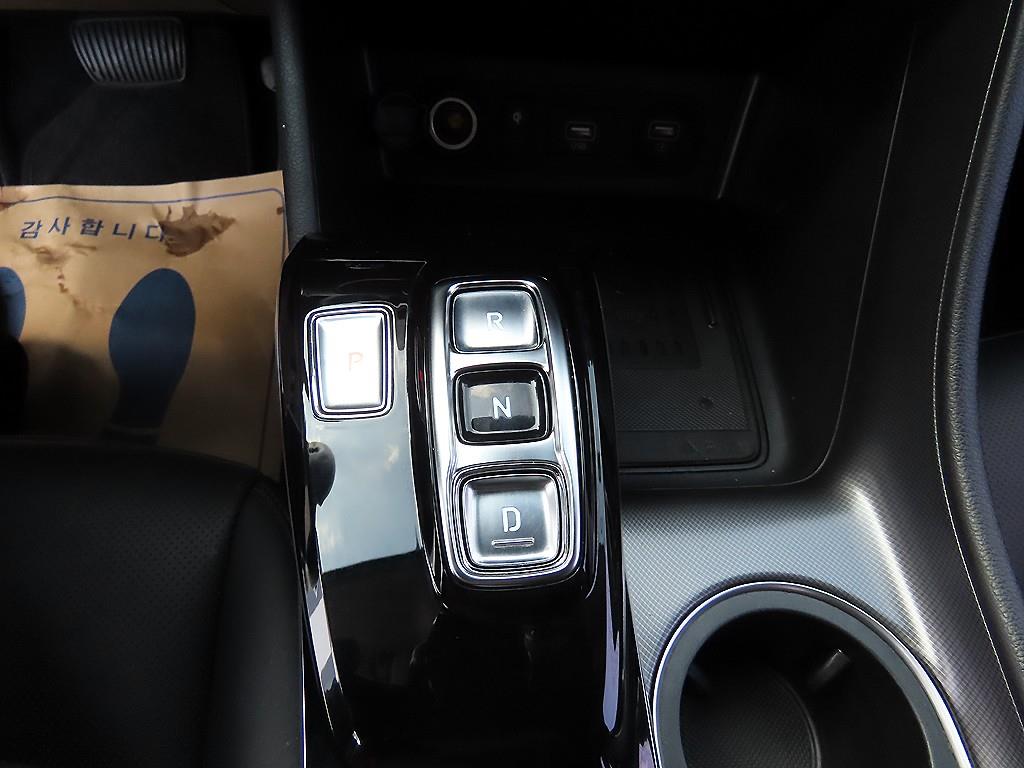 HYUNDAI Sonata - Vista 12