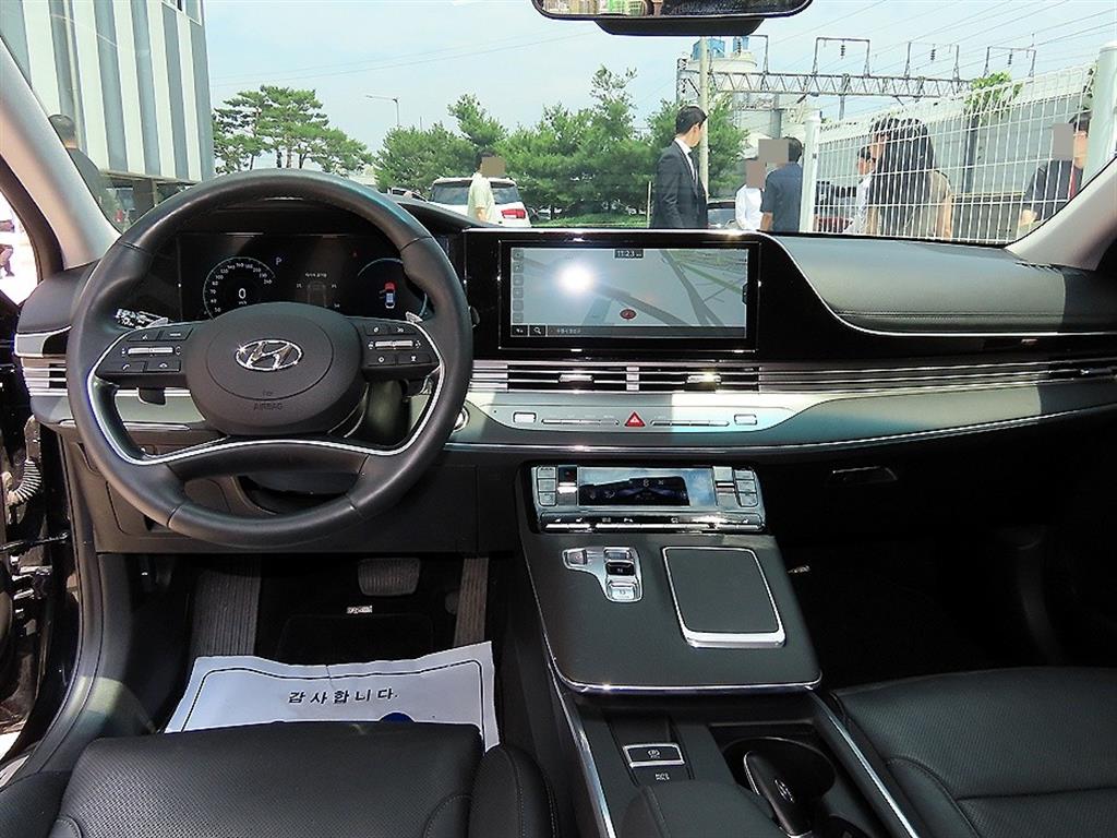 HYUNDAI Grandeur - Vista 9