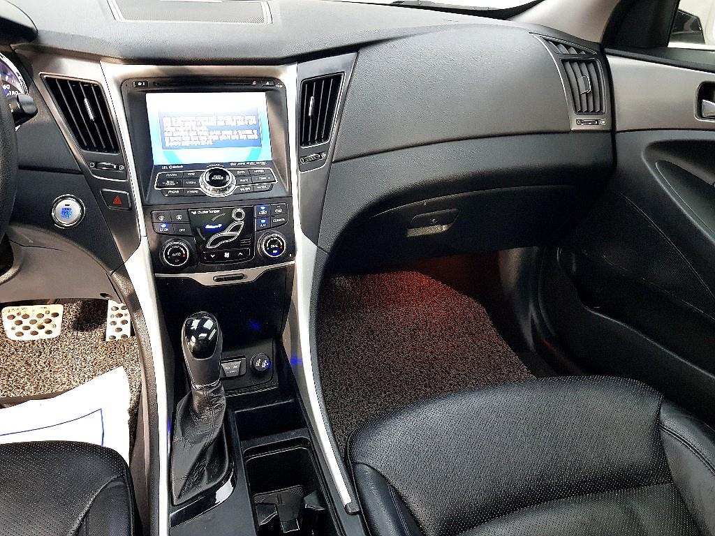 HYUNDAI Sonata - Vista 12