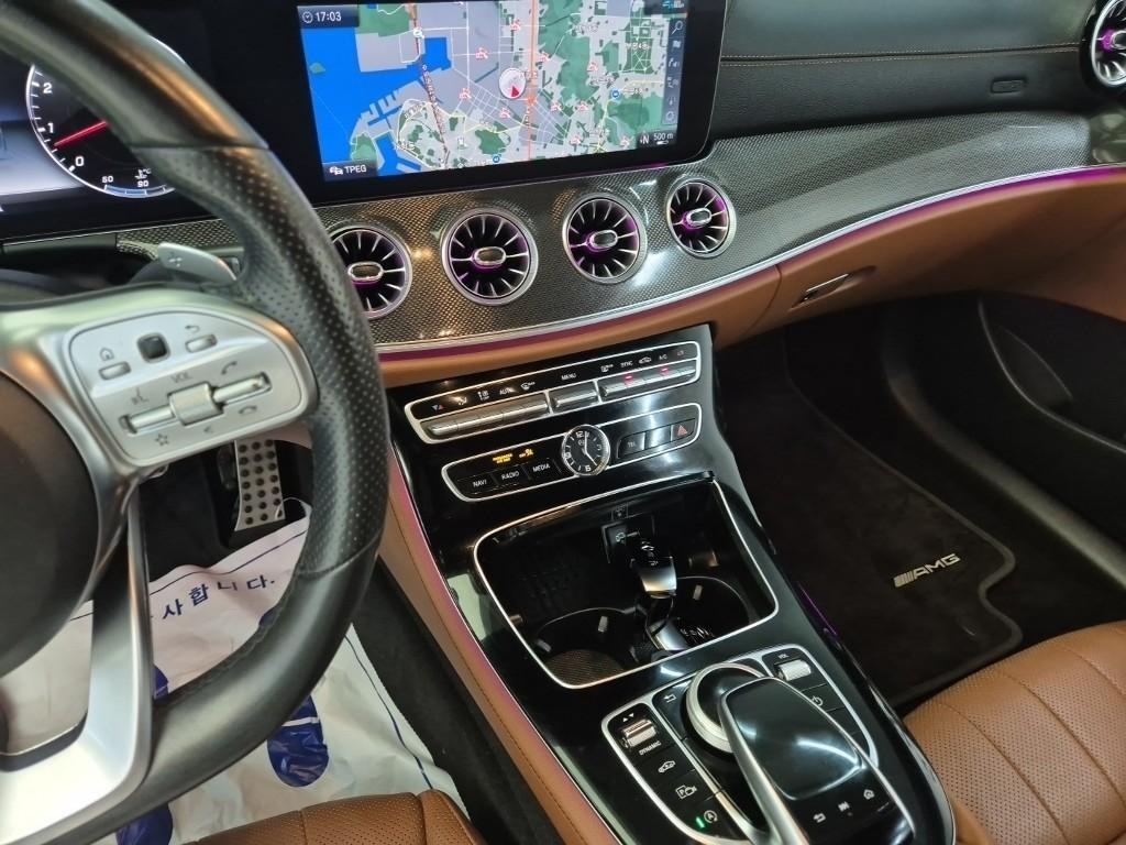 Mercedes Benz E class - Vista 12
