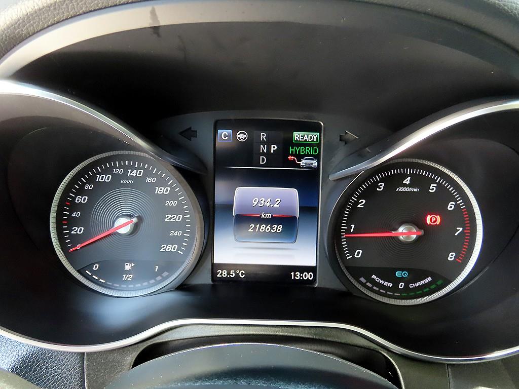 Mercedes Benz GLC Class - Vista 11