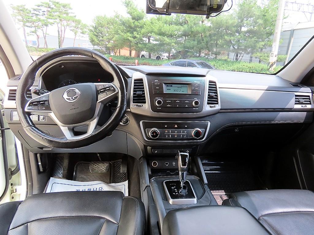 Ssangyong Rexton - Vista 9