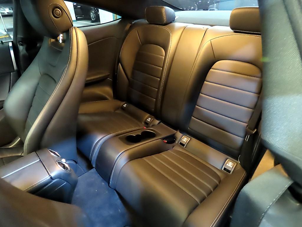 Mercedes Benz C Class - Vista 9