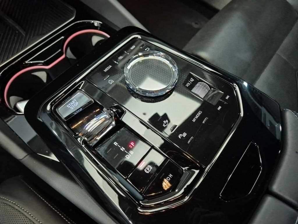 BMW i5 - Vista 10