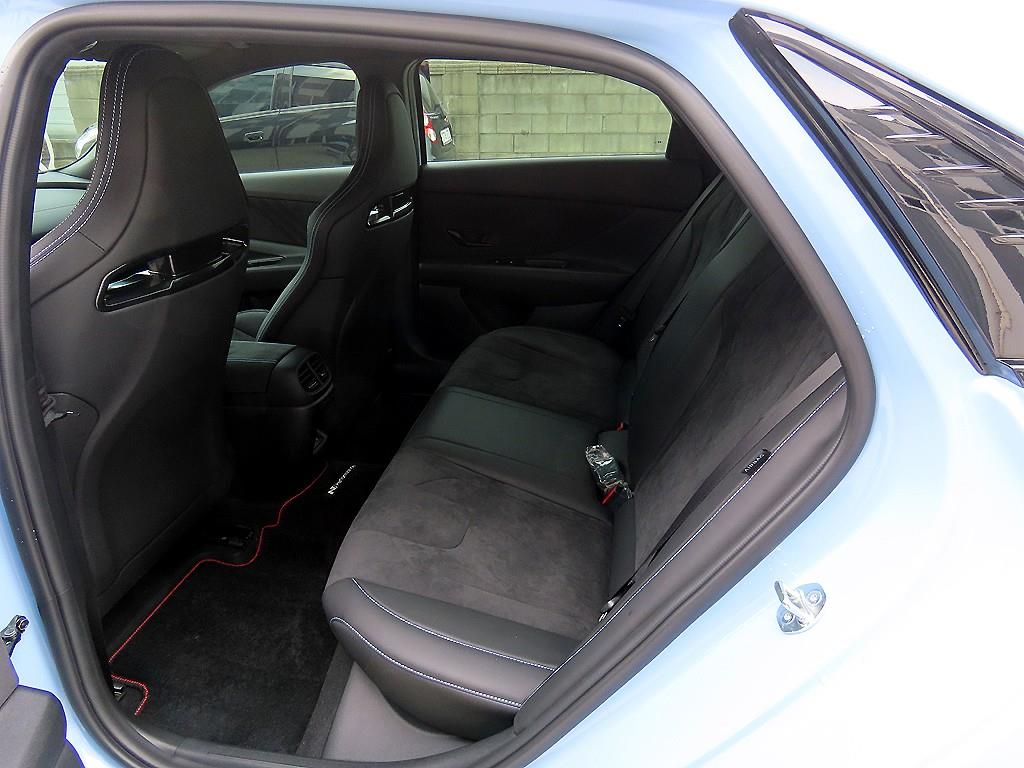 HYUNDAI Avante - Vista 8