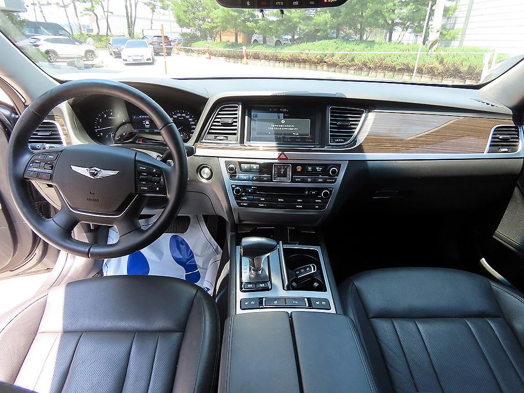 Genesis G80 - Vista 9