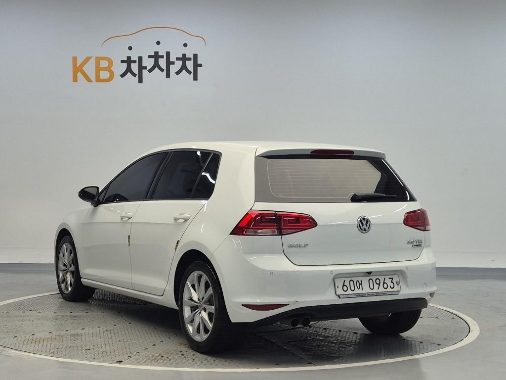 Volkswagen Golf - Vista 2
