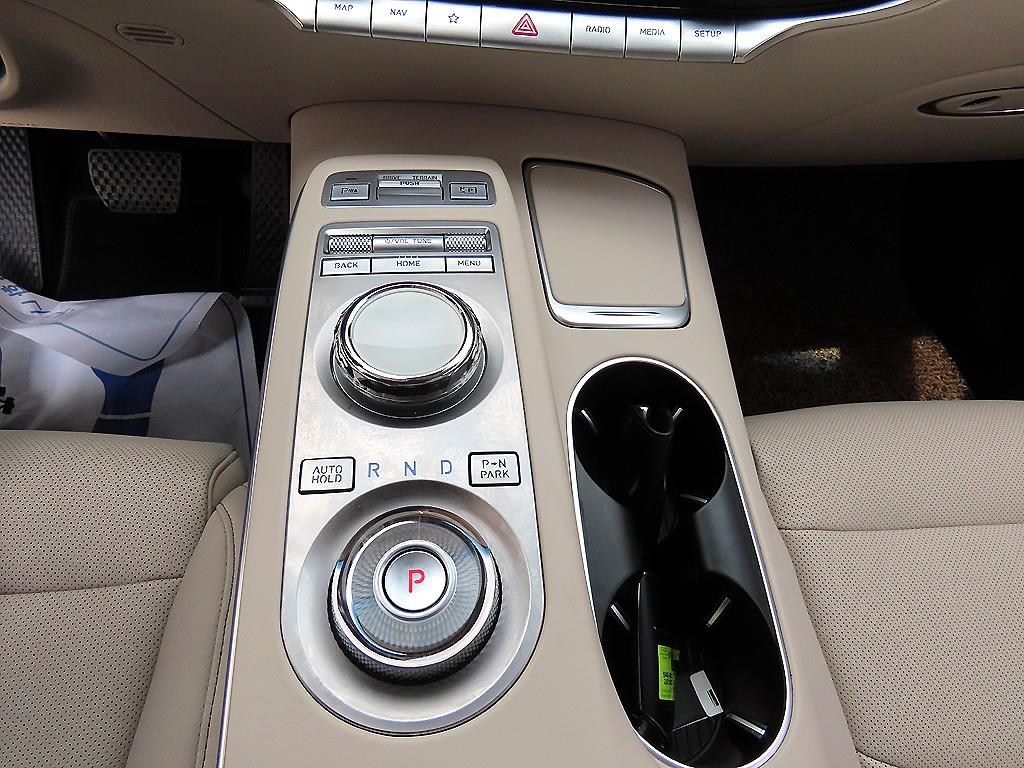 Genesis GV70 2021 Blanco - Importación desde Corea - HF Imports Iquique - Foto 13