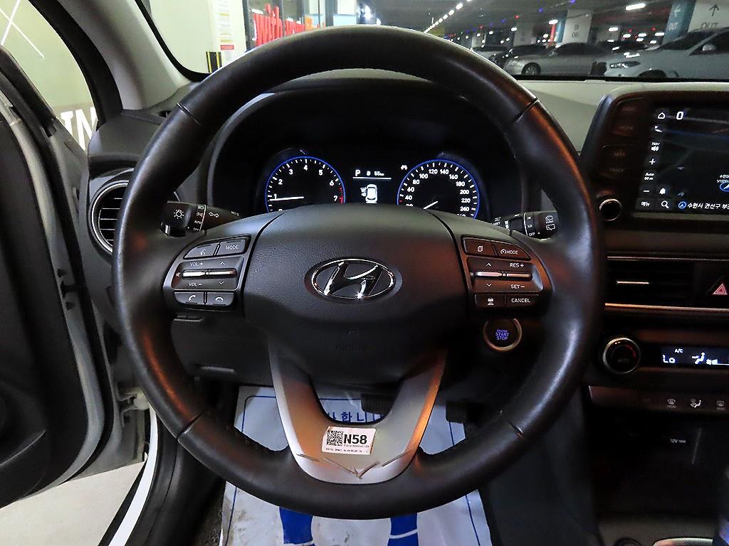 HYUNDAI Kona - Vista 10
