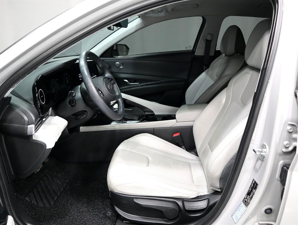 HYUNDAI Avante - Vista 11