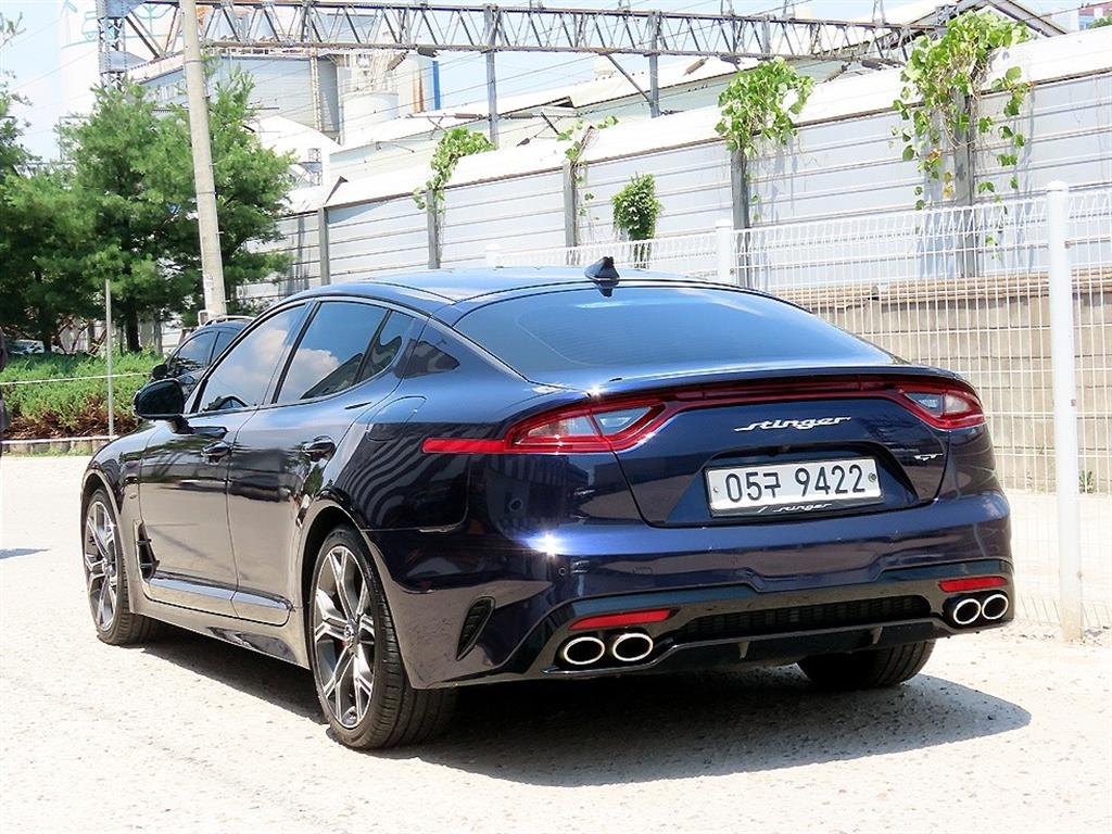 KIA Stinger - Vista 3