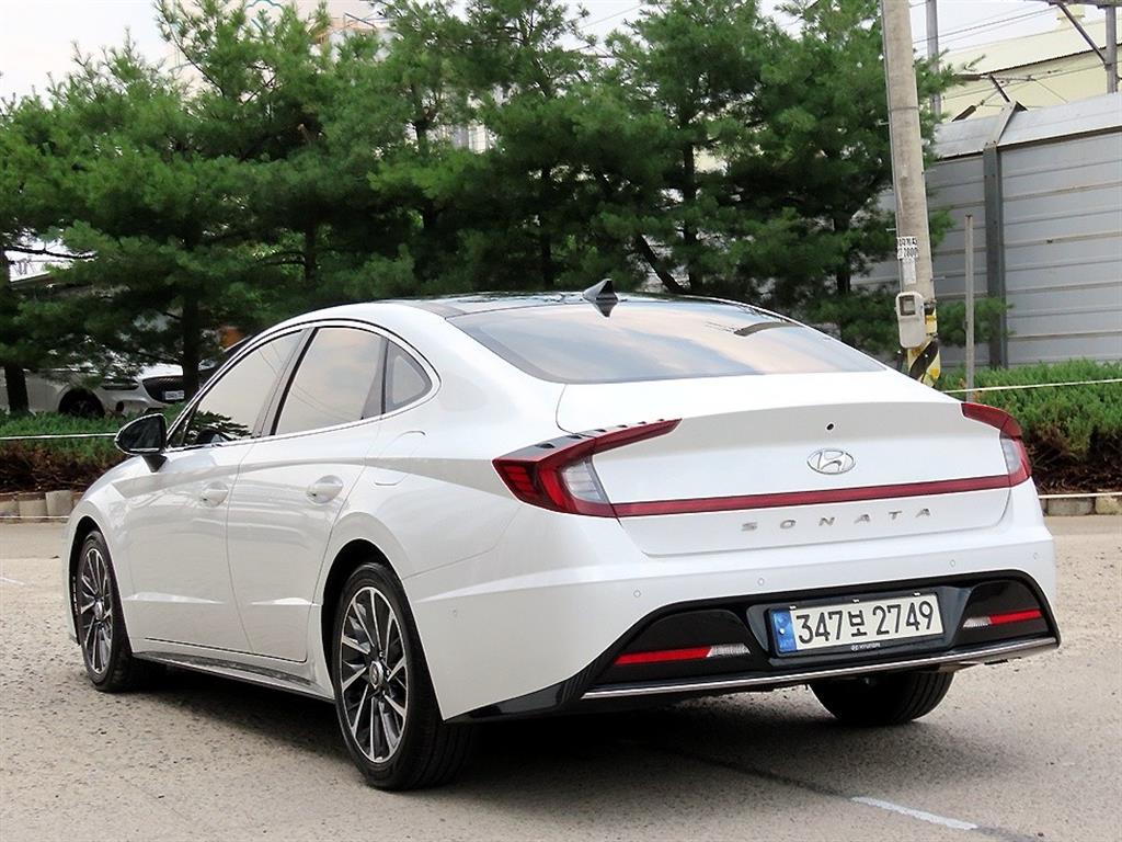 HYUNDAI Sonata - Vista 3