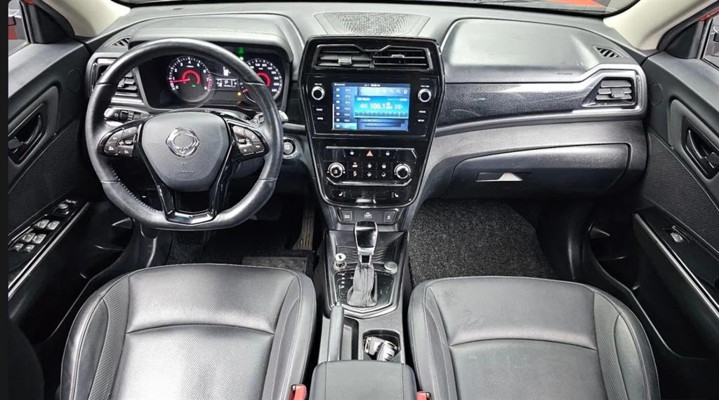 Ssangyong Tivoli - Vista 10