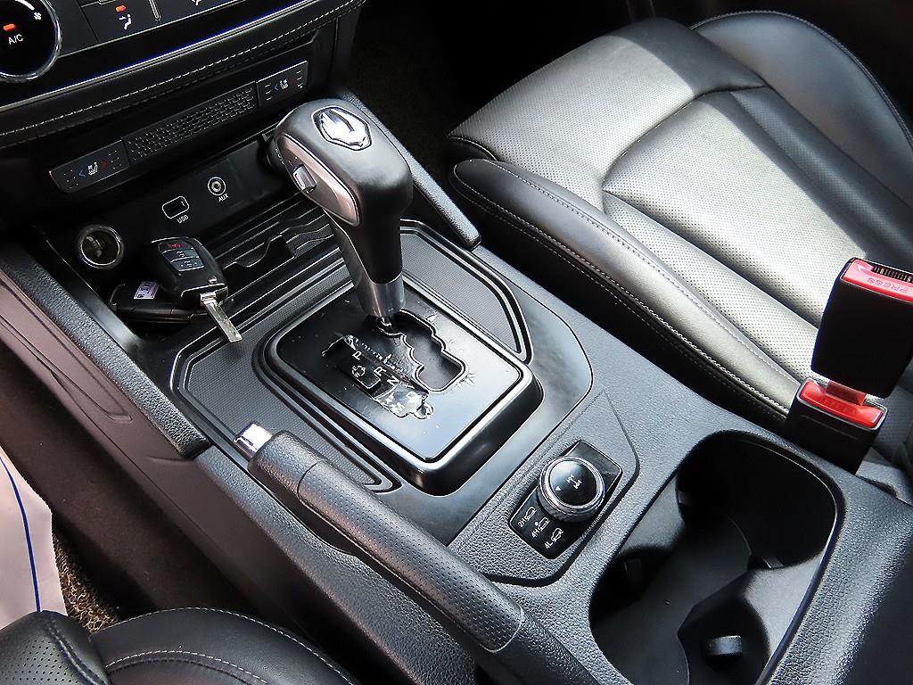 Ssangyong Rexton - Vista 12