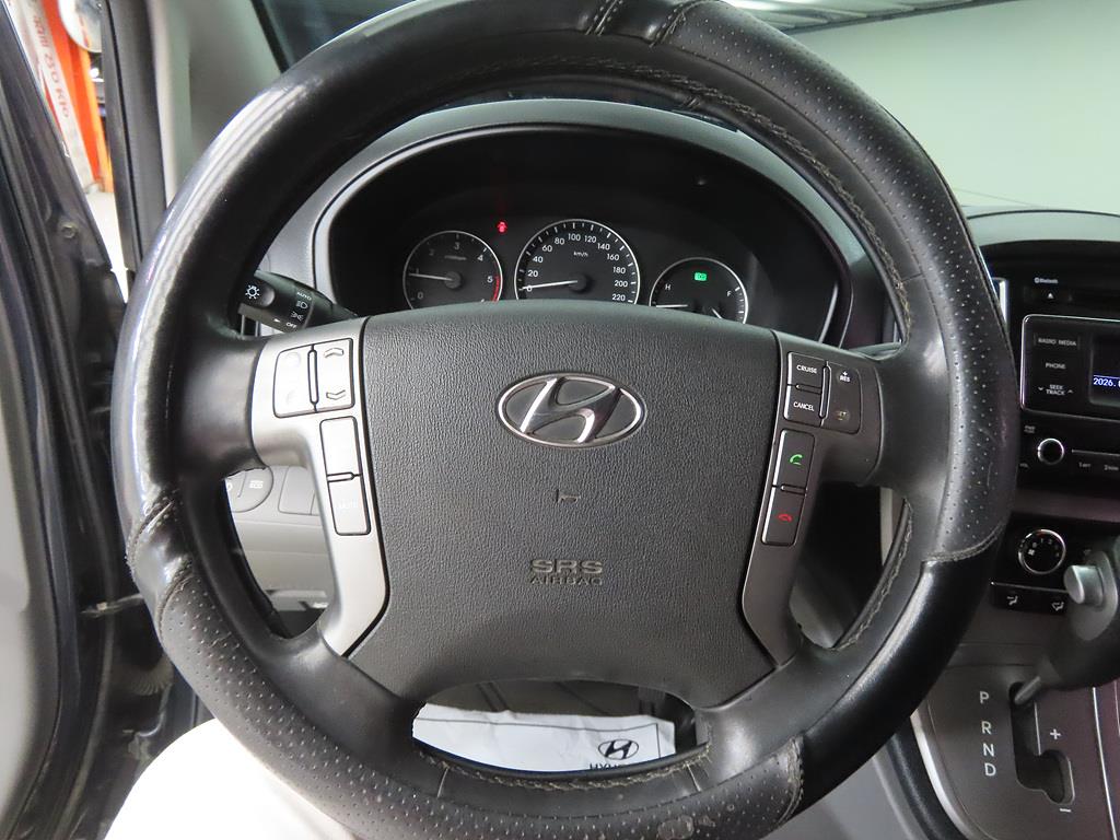 HYUNDAI Starex - Vista 9