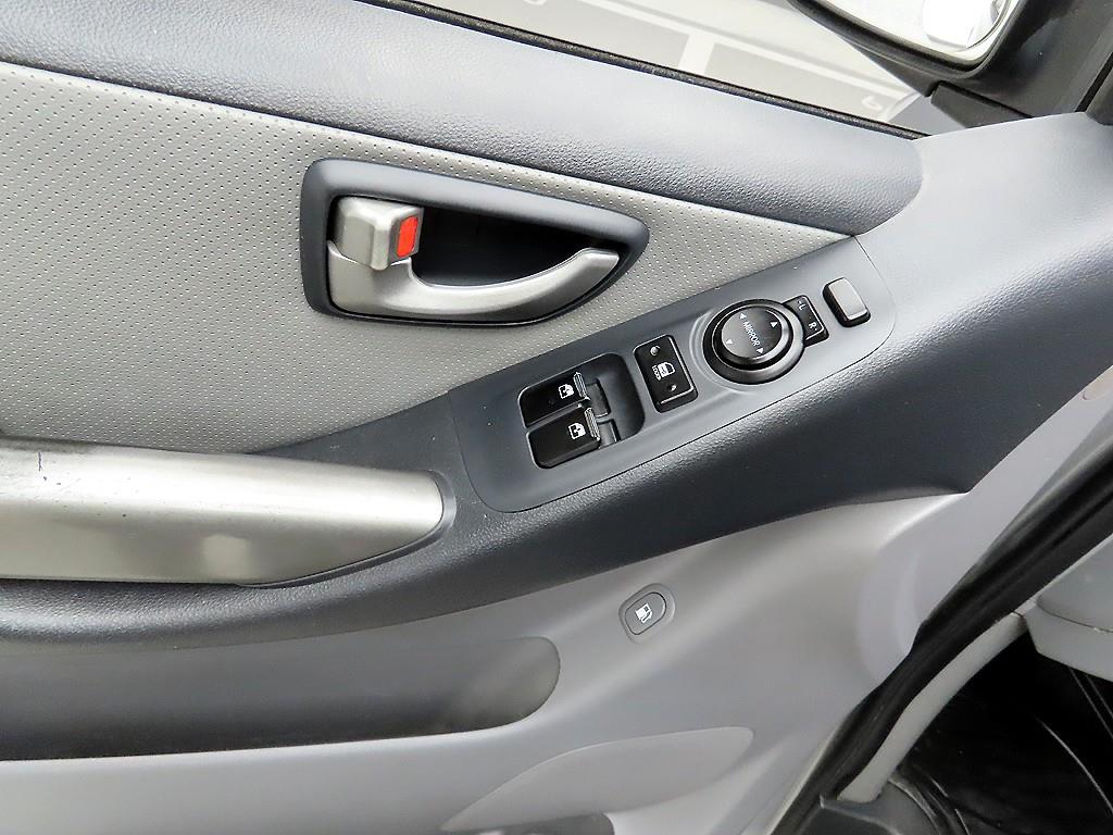 HYUNDAI Starex - Vista 10