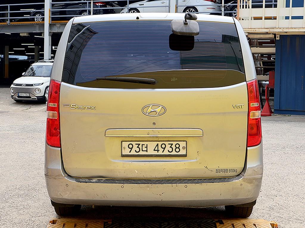 HYUNDAI Starex - Vista 3