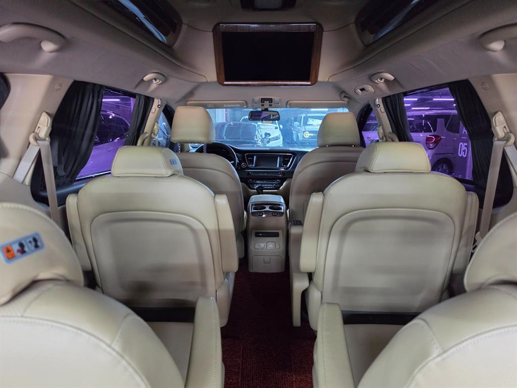 KIA Carnival - Vista 8