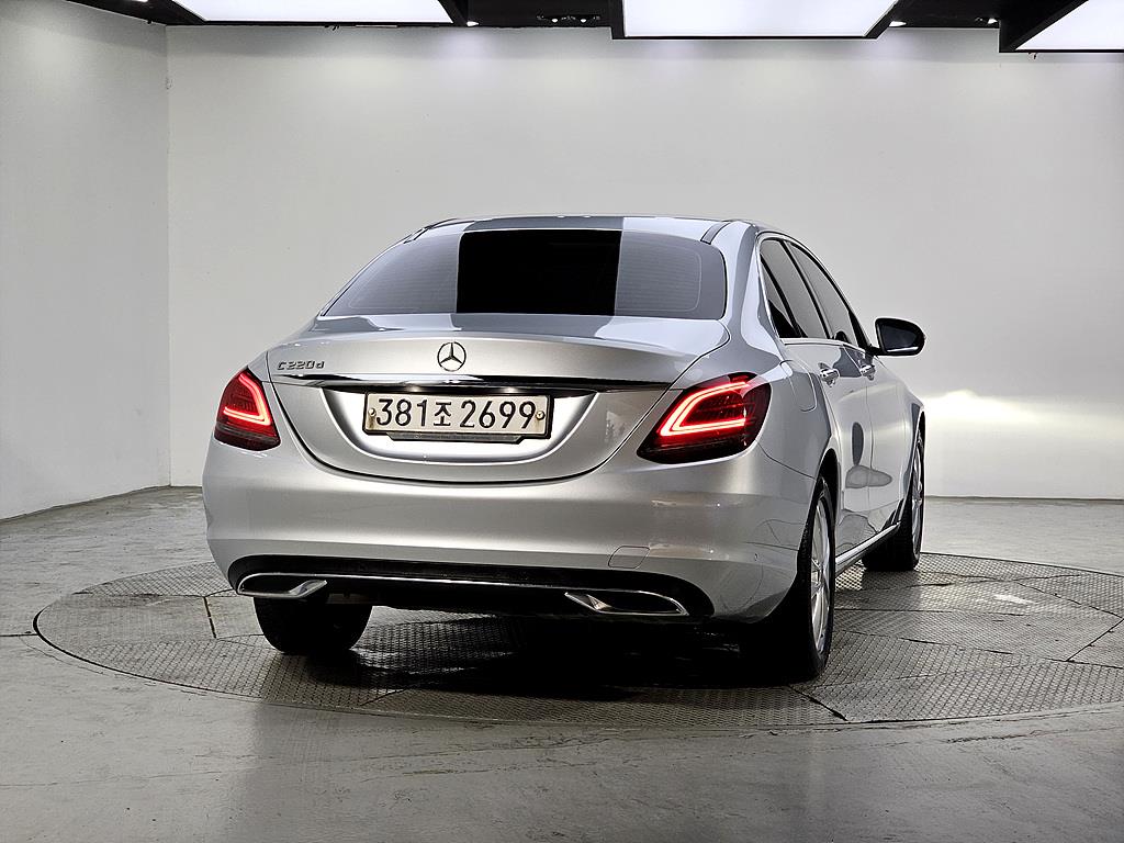Mercedes Benz C Class - Vista 3