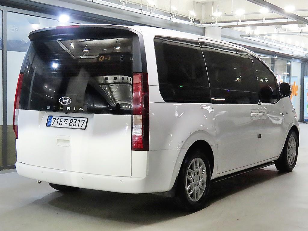 HYUNDAI Staria - Vista 6