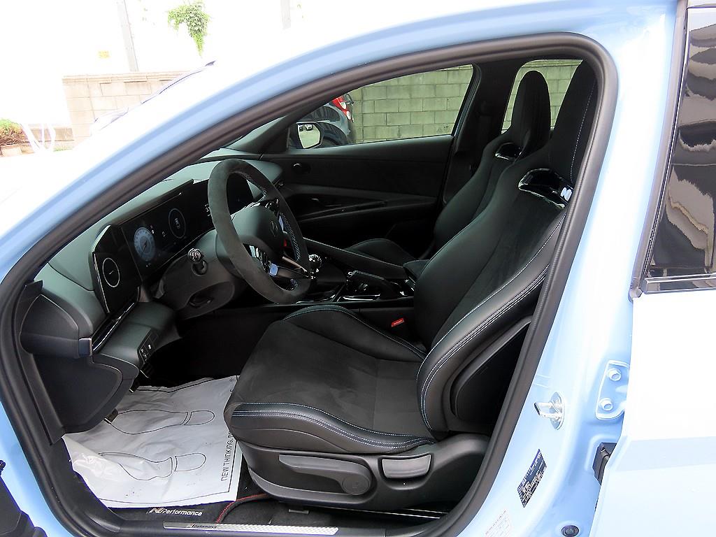 HYUNDAI Avante - Vista 7