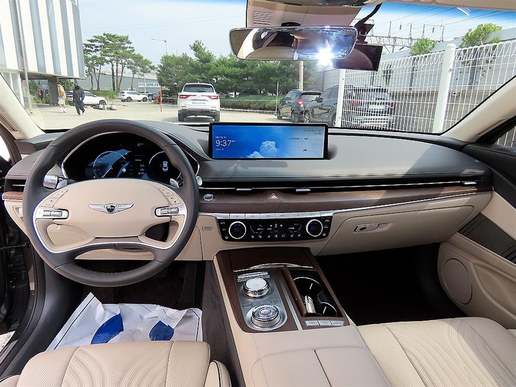 Genesis G80 - Vista 9