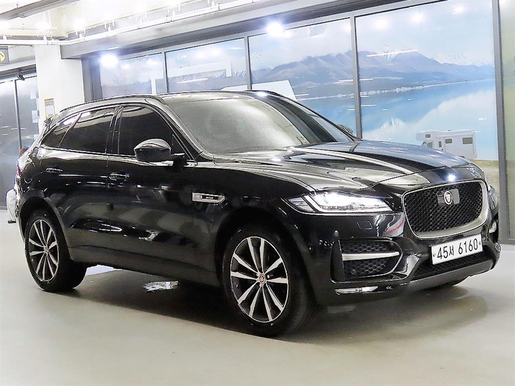 Jaguar F-PACE