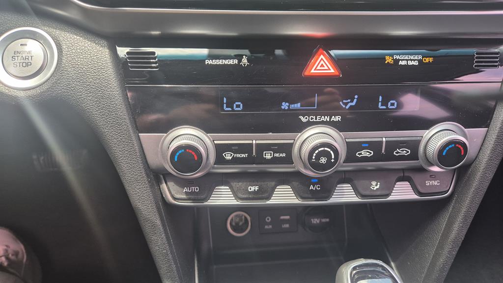 HYUNDAI Avante - Vista 9