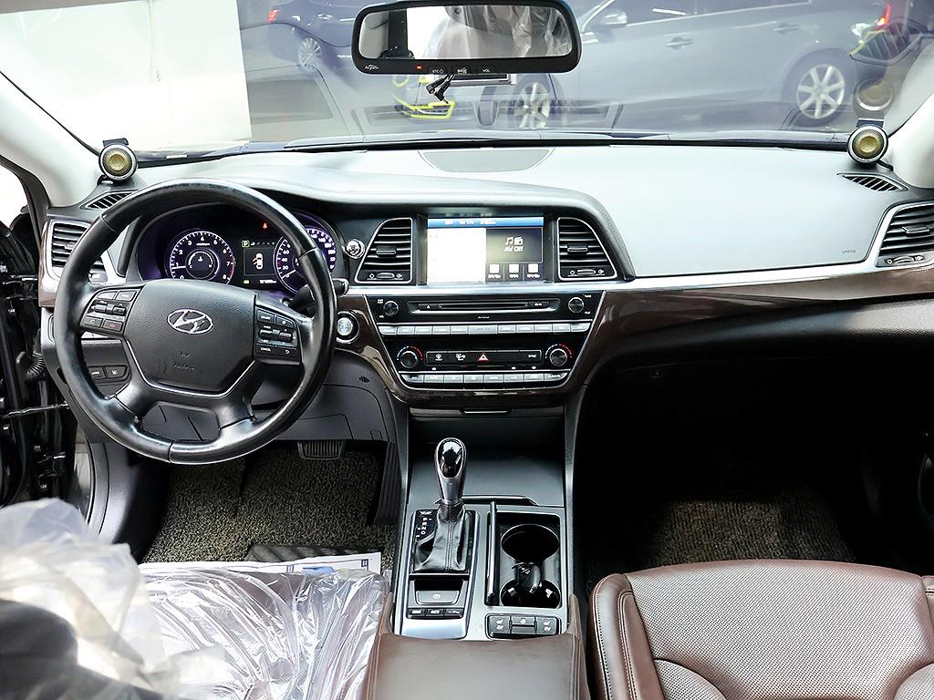 HYUNDAI Aslan - Vista 7