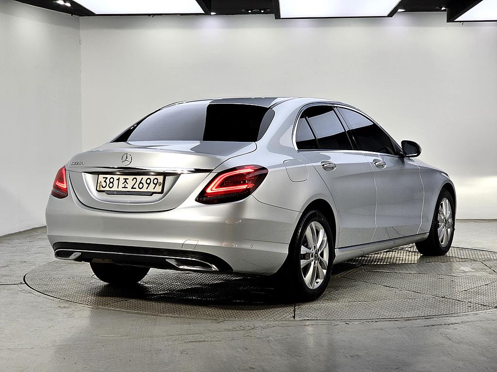 Mercedes Benz C Class - Vista 6