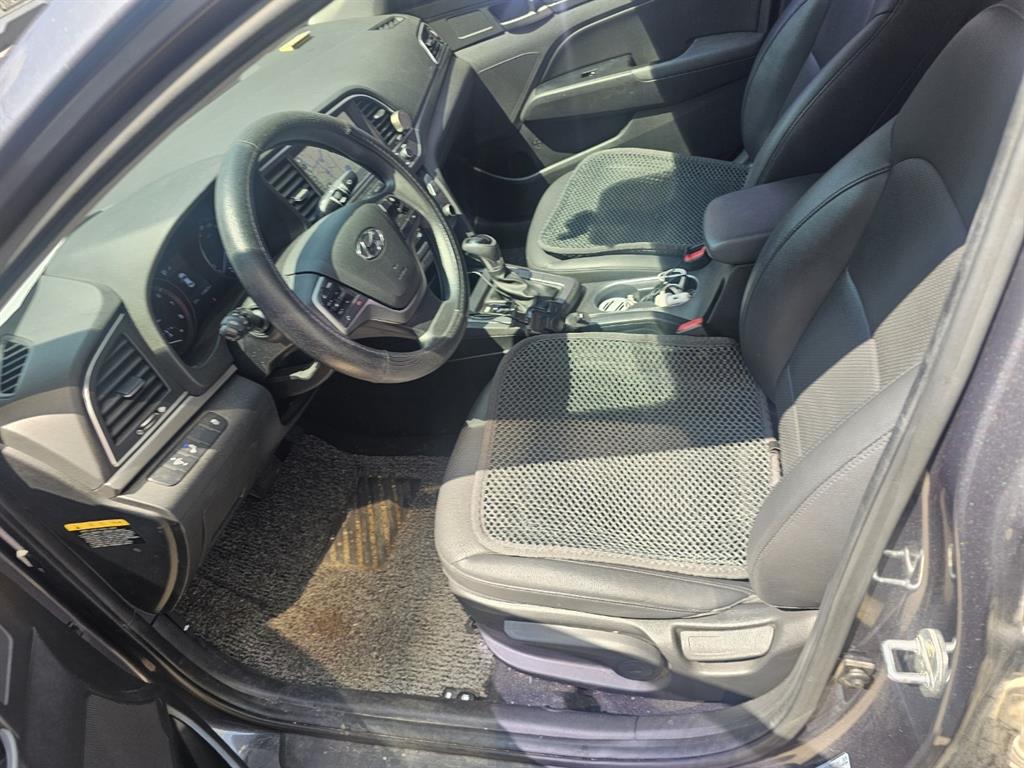 HYUNDAI Avante - Vista 10