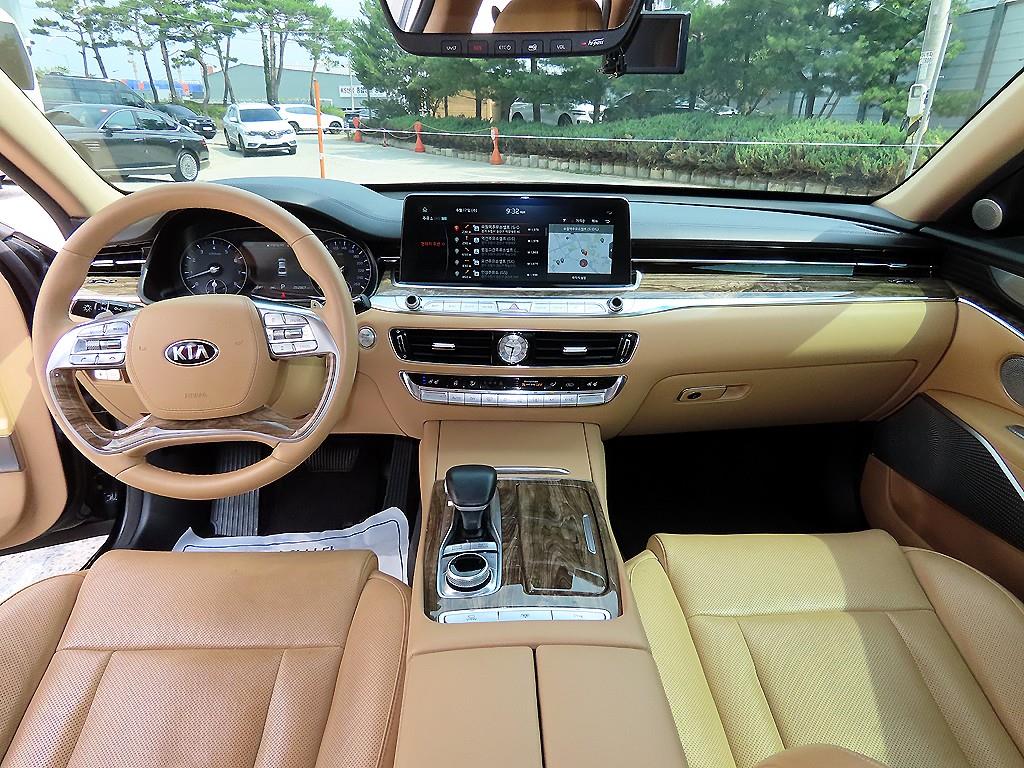 KIA K9 - Vista 9