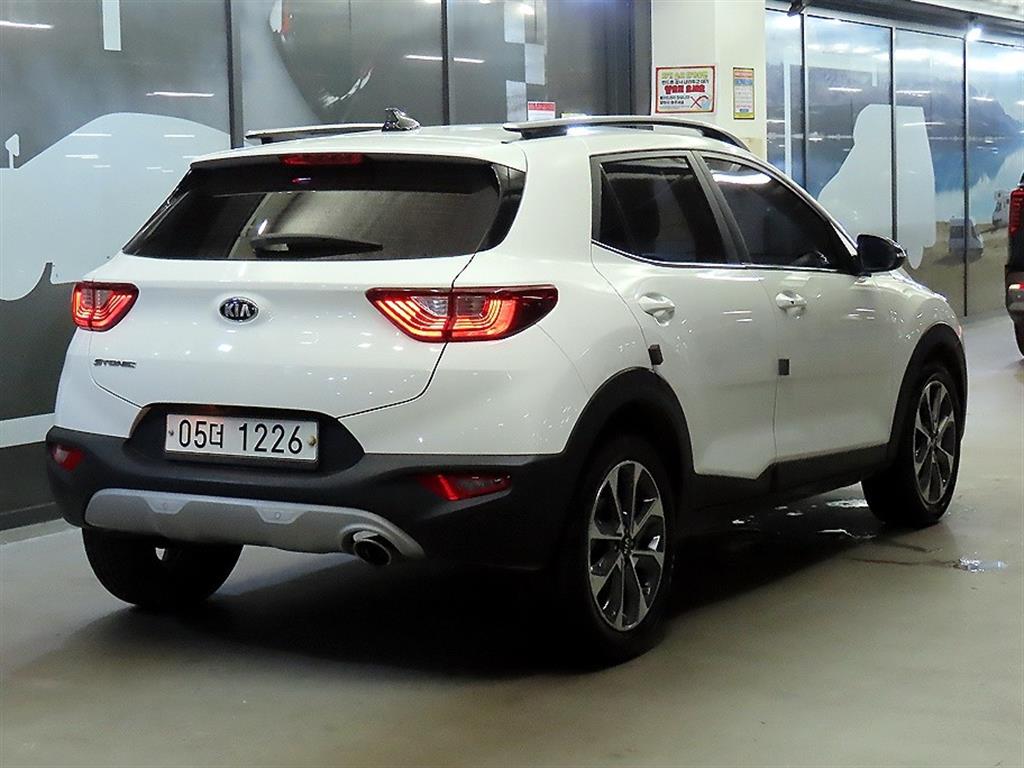 KIA Stonic - Vista 6