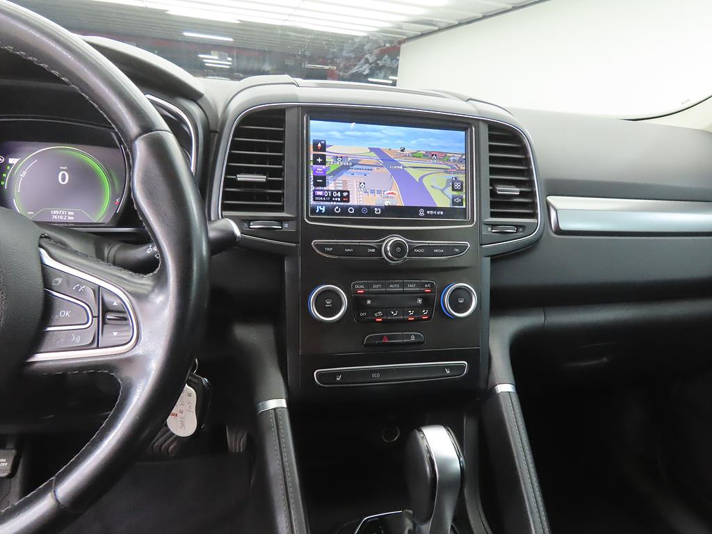 SAMSUNG QM6 - Vista 12